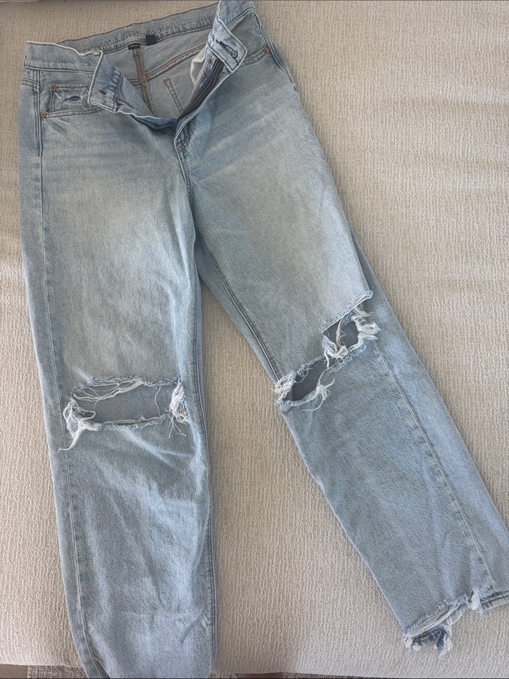American Eagle Outfitters Light Blue Distressed Boyfriend Jeans